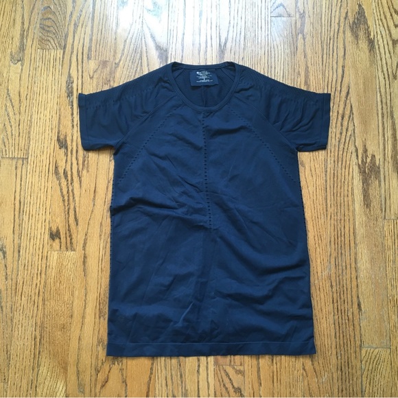 Athleta detailed blue top.  Size small - Picture 1 of 3